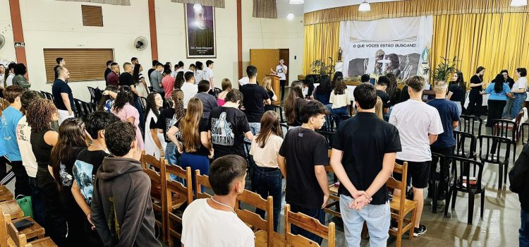 Paróquia Cristo Rei realiza primeiro encontro de jovens, namorados e noivos