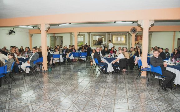 Alegria, confraternização e valorização do trabalho pastoral marcam primeiro Jantar Dançante da Pascom