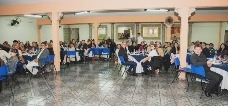 Alegria, confraternização e valorização do trabalho pastoral marcam primeiro Jantar Dançante da Pascom