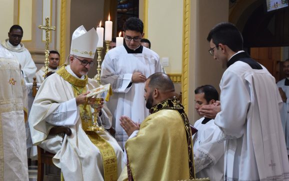 Diácono Renato Augusto é ordenado padre na Paróquia Santo Antônio em Cambé