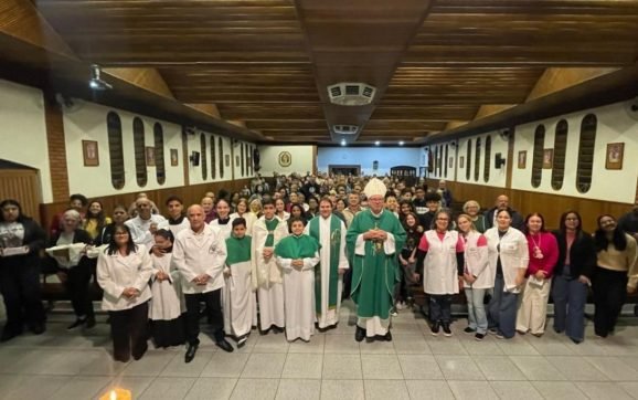 Paróquia São Vicente Palotti e São Judas, do Vivi Xavier, recebe a visita de dom Geremias