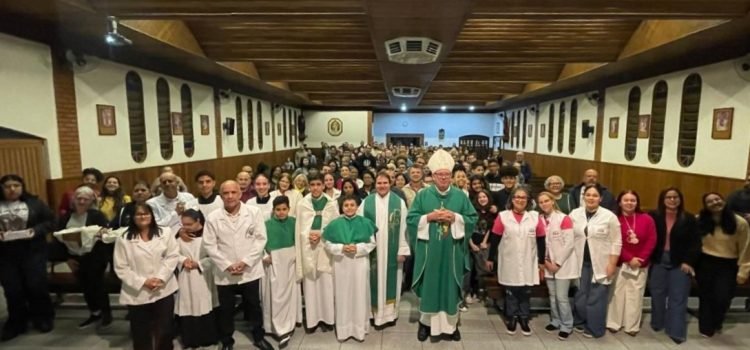 Paróquia São Vicente Palotti e São Judas, do Vivi Xavier, recebe a visita de dom Geremias