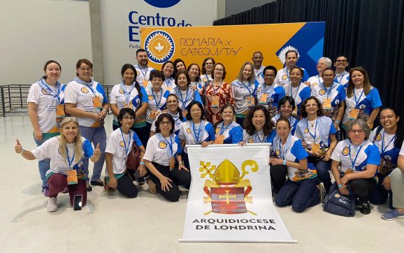 Catequistas de Londrina participam da 1ª Romaria Nacional de Catequistas em Aparecida (SP)