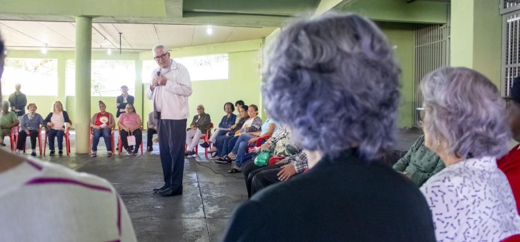 Momento de ouvir o que o pastor tem para falar