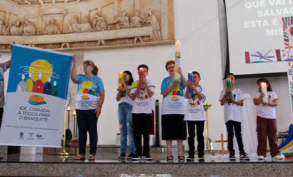 Abertura do Mês Missionário reúne evangelizadores de toda a arquidiocese na Catedral