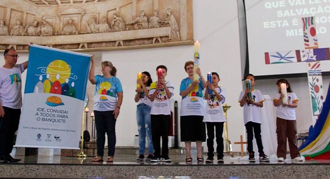 Abertura do Mês Missionário reúne evangelizadores de toda a arquidiocese na Catedral