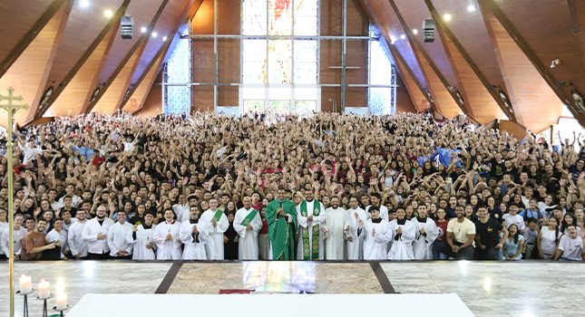 Jornada Missionária da Juventude reúne 2,5 mil jovens na Catedral de Londrina