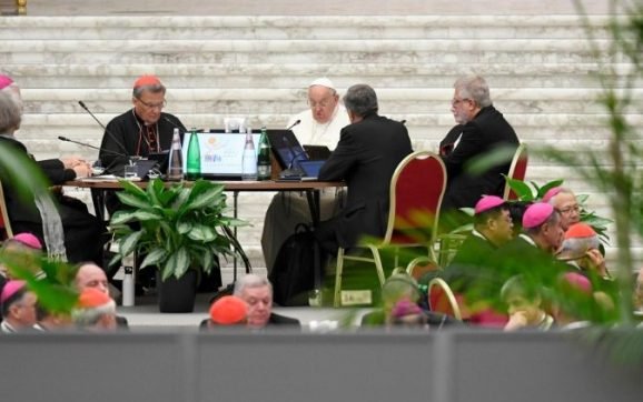 Começa segunda sessão do Sínodo dos Bispos no Vaticano; Papa pede orações