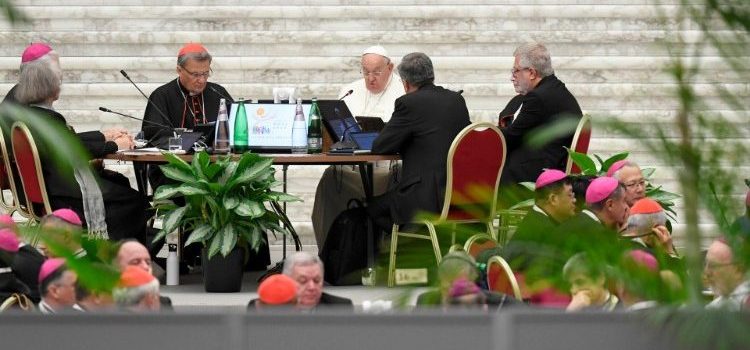 Começa segunda sessão do Sínodo dos Bispos no Vaticano; Papa pede orações