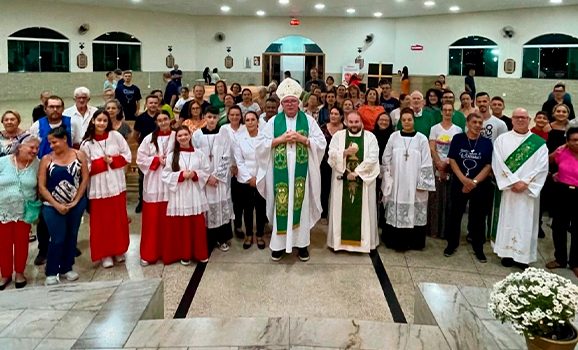 Dom Geremias visita Paróquia Nossa Senhora do Rosário