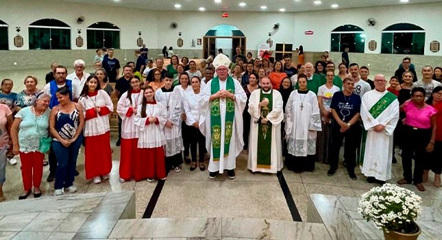 Dom Geremias visita Paróquia Nossa Senhora do Rosário