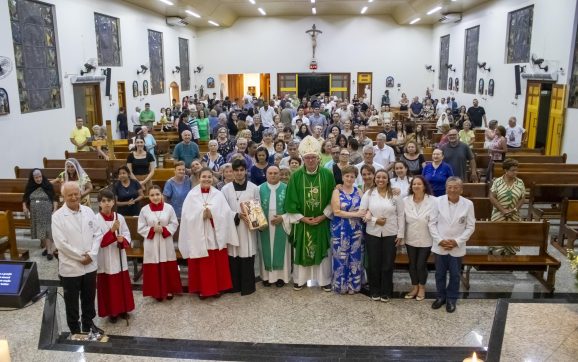 Dom Geremias em visita à Paróquia Nossa Senhora da Paz: ‘Diante de tantas necessidades, a resposta da Igreja não é material, oferecemos a esperança em Jesus Cristo’