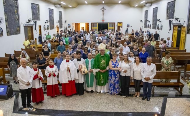 Dom Geremias em visita à Paróquia Nossa Senhora da Paz: ‘Diante de tantas necessidades, a resposta da Igreja não é material, oferecemos a esperança em Jesus Cristo’