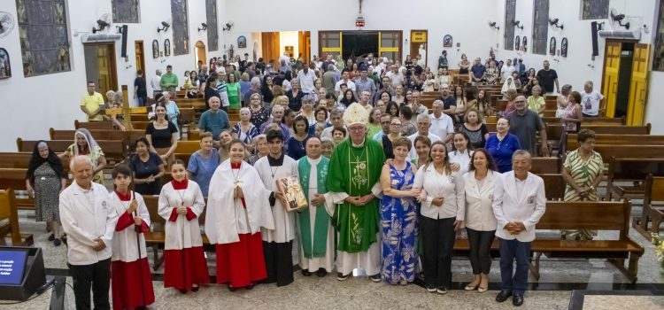 Dom Geremias em visita à Paróquia Nossa Senhora da Paz: ‘Diante de tantas necessidades, a resposta da Igreja não é material, oferecemos a esperança em Jesus Cristo’