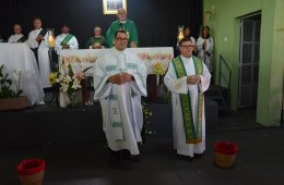 Posse do pároco padre Primão e apresentação do vigário padre Josias na Paróquia Santa Cruz