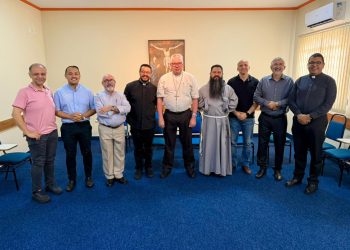 Padres do Decanato Oeste se reúnem