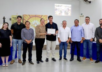 Paróquia São Francisco Xavier recebe homenagem pelos 50 anos de história