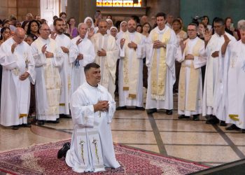 Arquidiocese de Londrina celebra ordenação presbiteral de Antônio Marcos Silva Andreiw