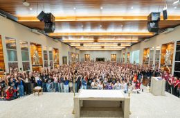 Terço Jovem reúne 700 jovens com a presença do arcebispo