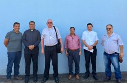 PADRES DO DECANATA TAMARANA REUNIDOS COM O ARCEBISPO